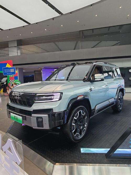 成都147比亚迪方程豹硬派越野的爆款，英菲尼迪35周年与你共成长